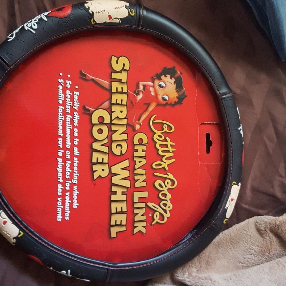BETTY BOOP STEERING WHEEL COVER